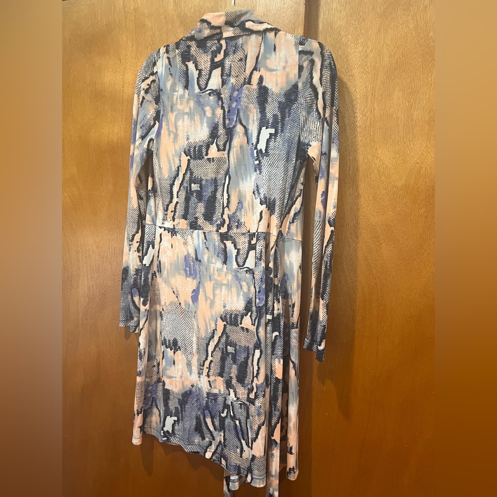Abstract Patterned Long Sleeve Dress - Picture 3 of 6